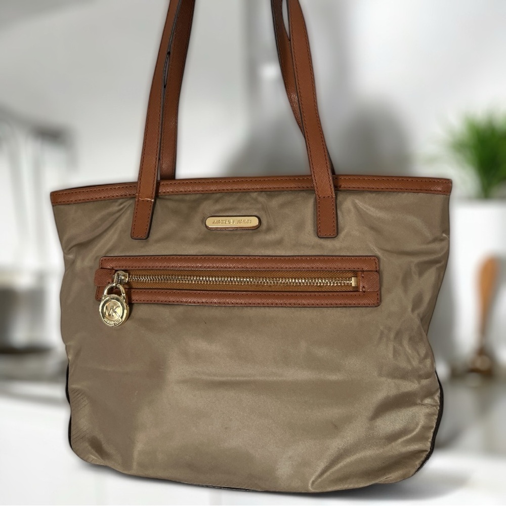 Michael Kors Kempton Tan & Beige Tote Bag Purse With Gold Accent Lock